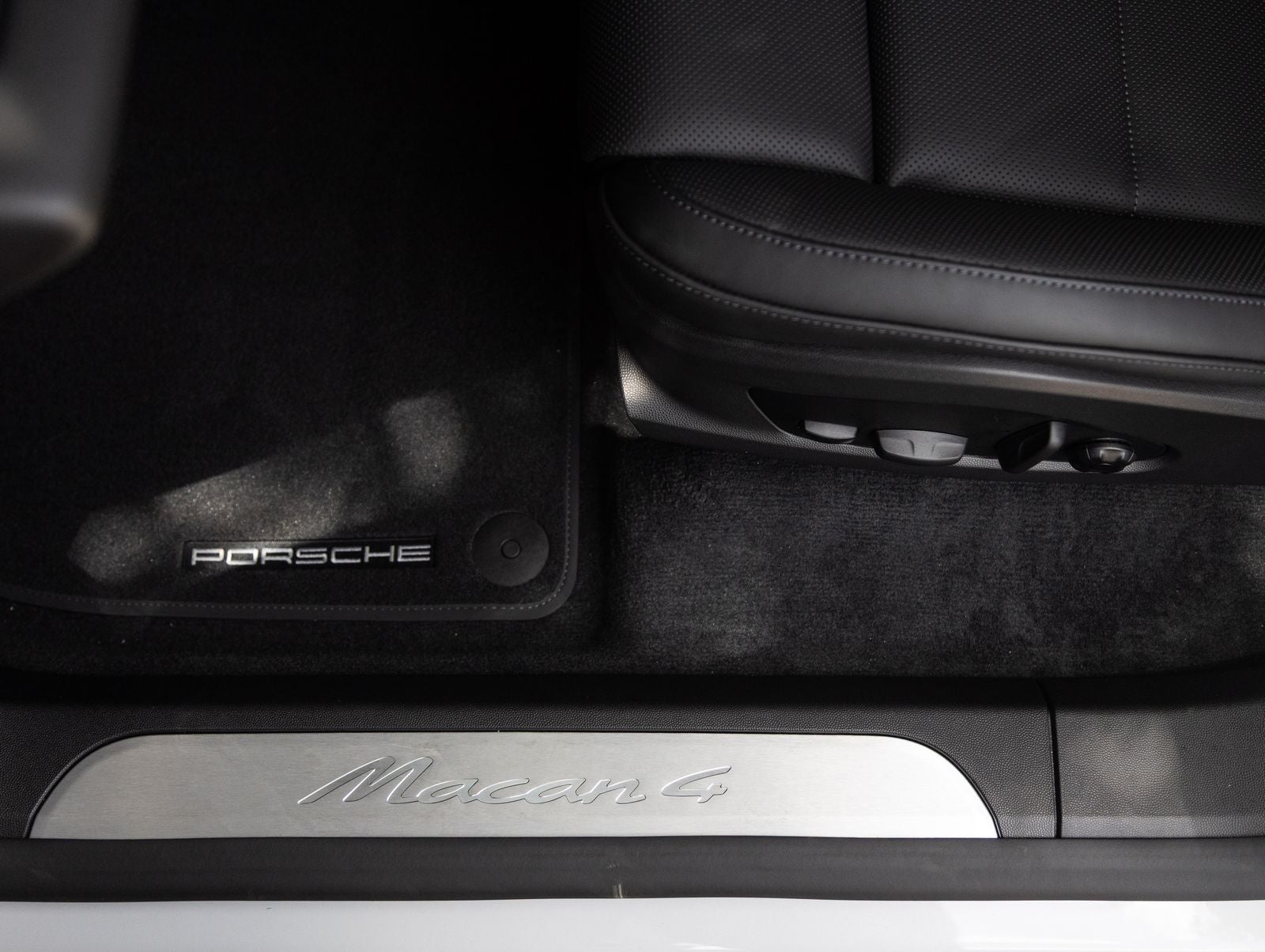 2026 Porsche Macan Macan 4 Electric