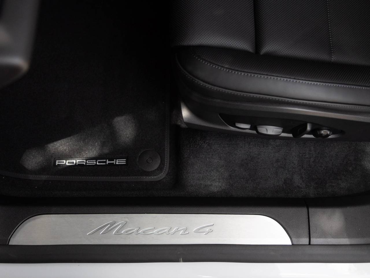 2026 Porsche Macan Macan 4 Electric