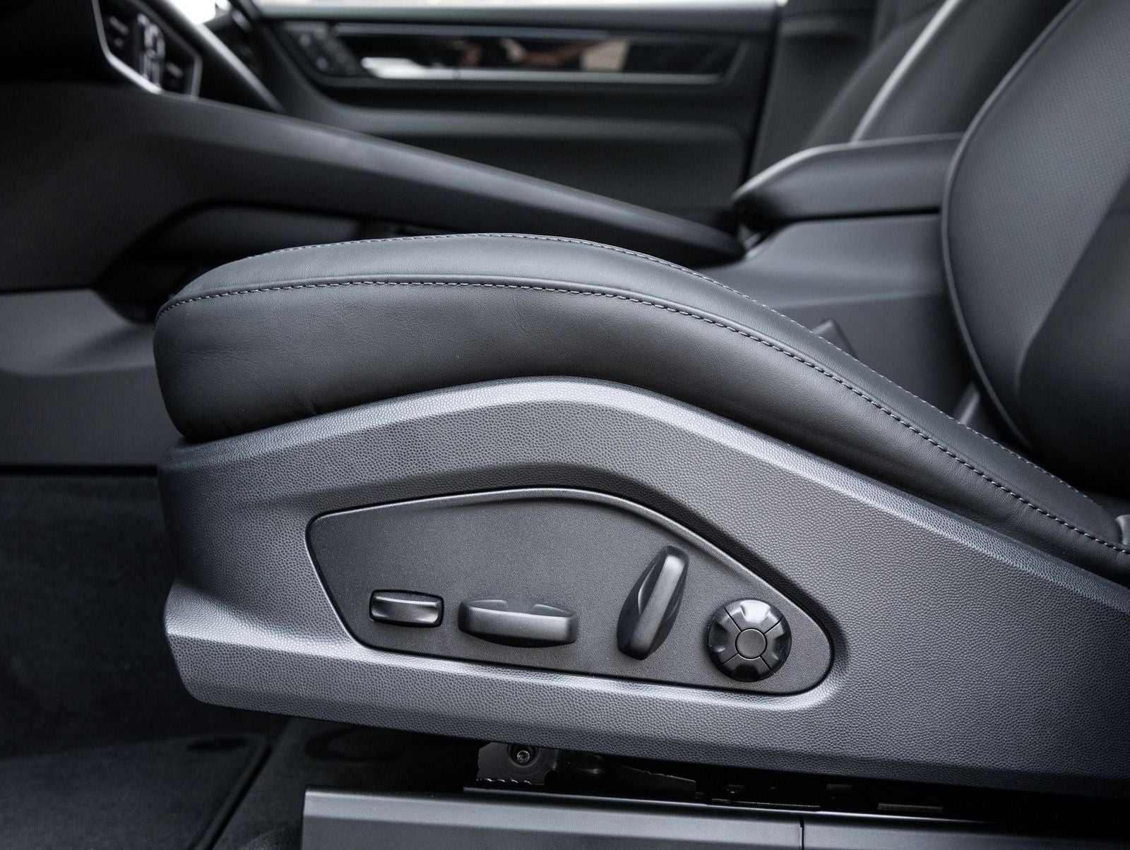 2026 Porsche Macan 4 Electric