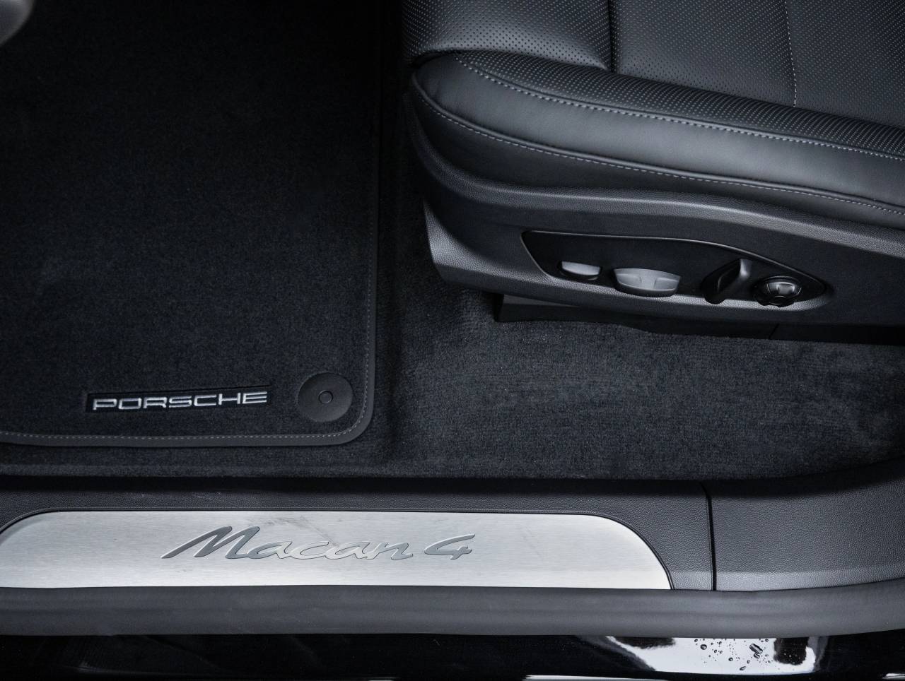 2026 Porsche Macan 4 Electric