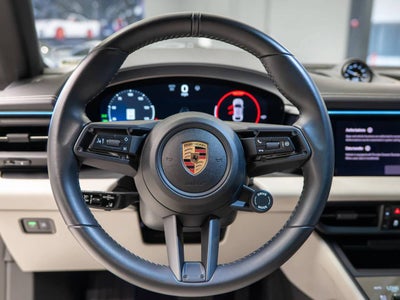2024 Porsche Macan Macan 4