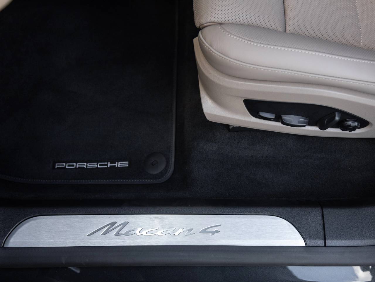 2026 Porsche Macan 4 Electric