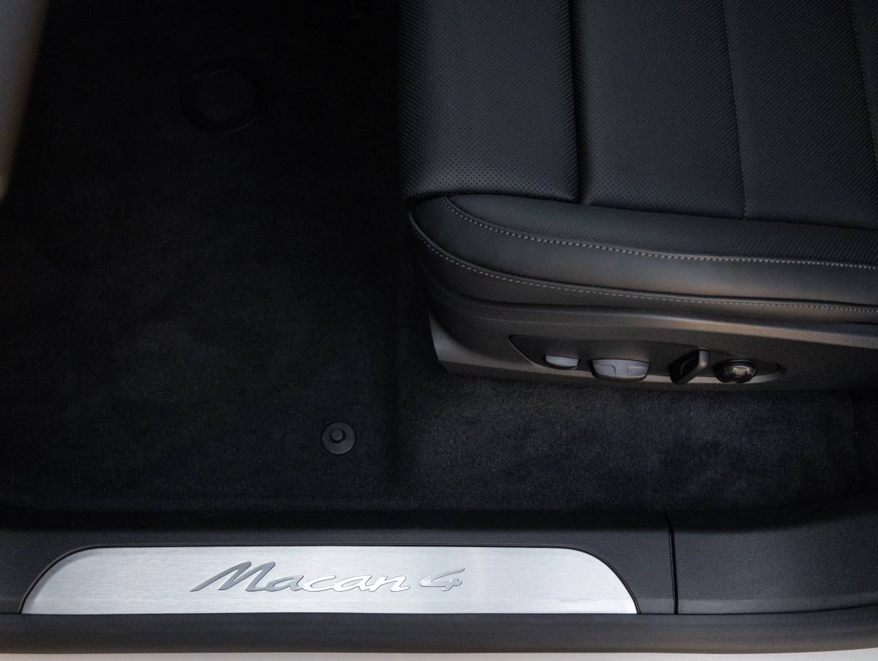 2026 Porsche Macan 4 Electric