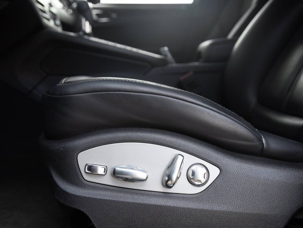 2020 Porsche Macan Macan S (MY20)