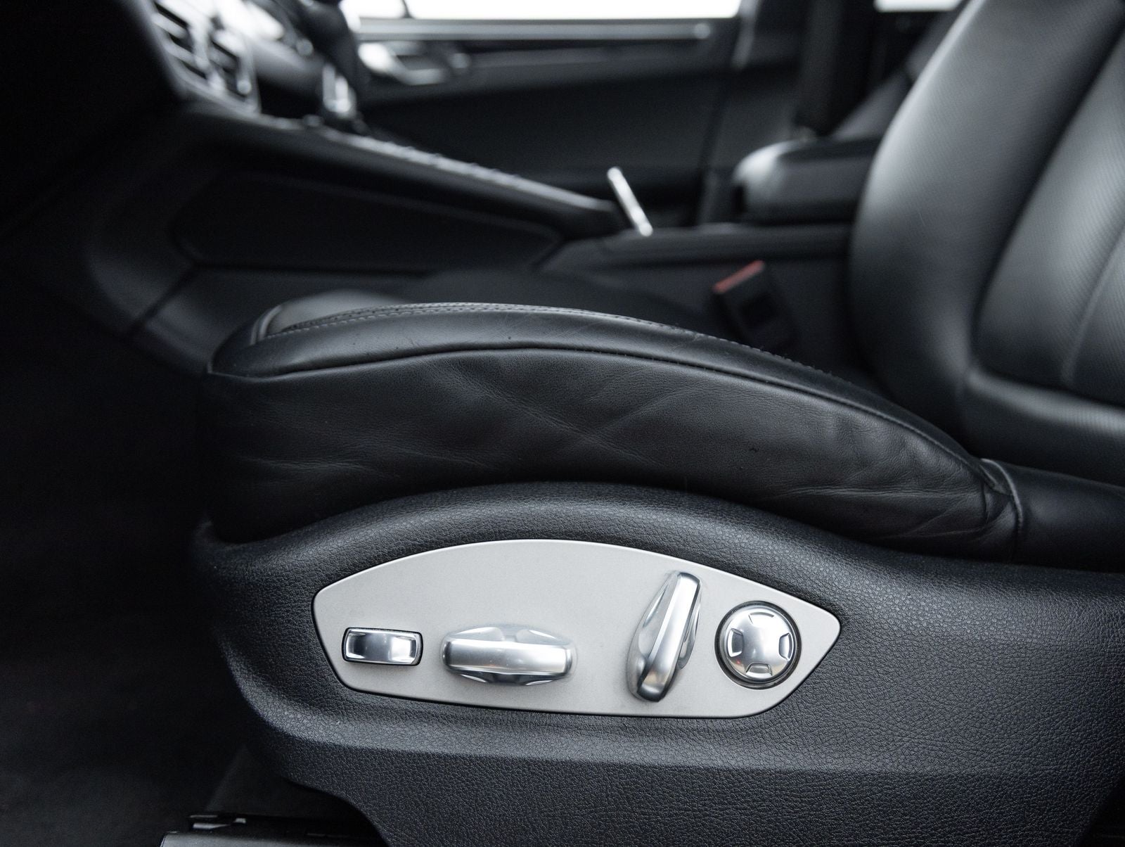 2021 Porsche Macan S