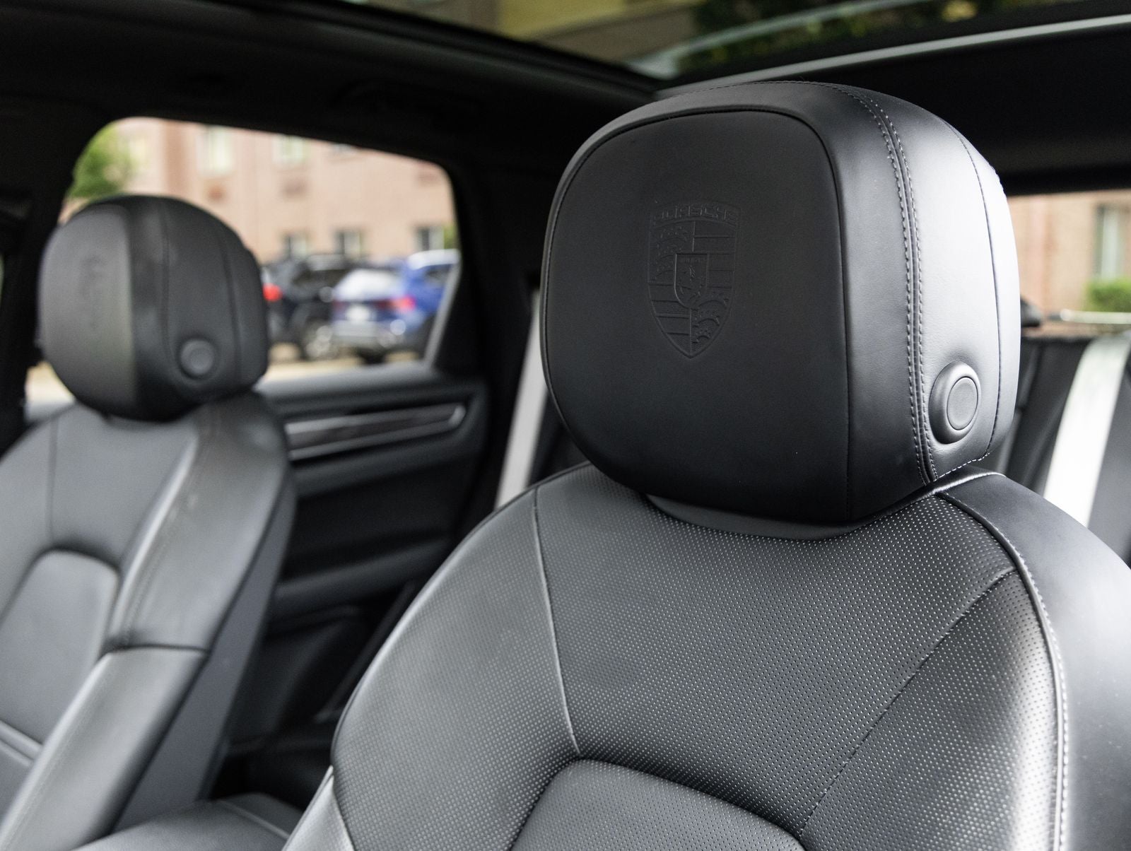 2023 Porsche Cayenne S Platinum Edition