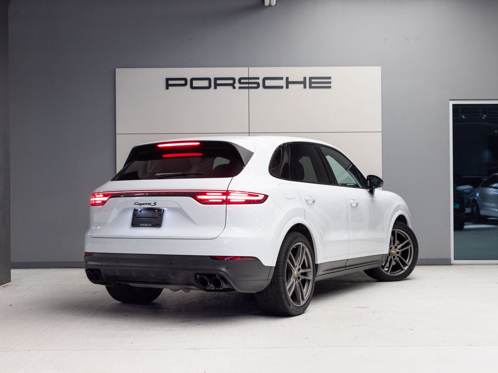 2023 Porsche Cayenne S Platinum Edition