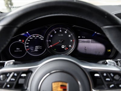 2023 Porsche Cayenne S Platinum Edition