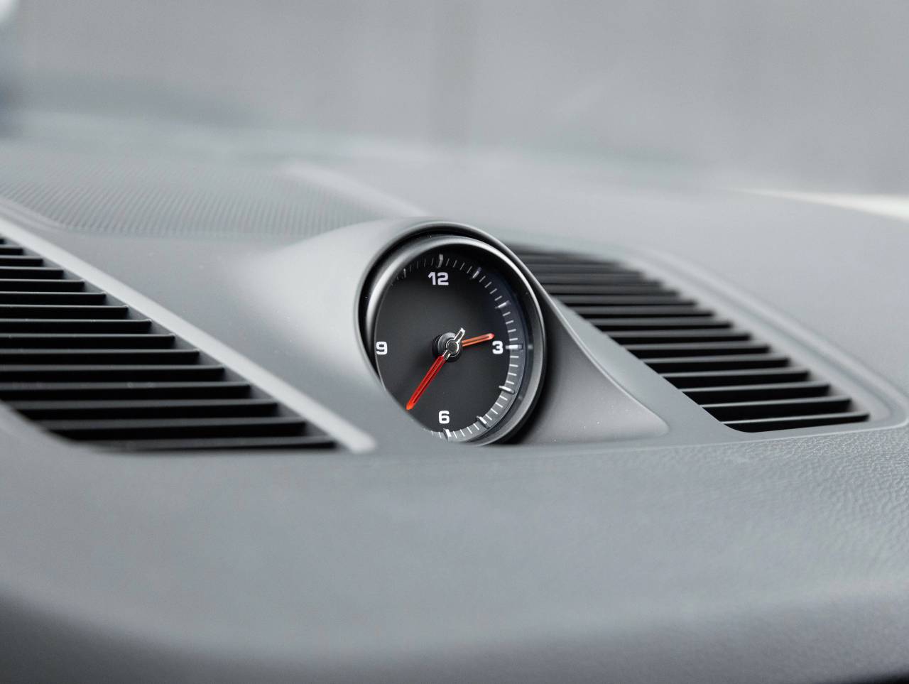 2023 Porsche Cayenne S Platinum Edition