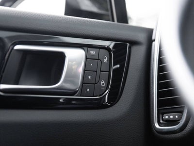 2023 Porsche Cayenne S Platinum Edition