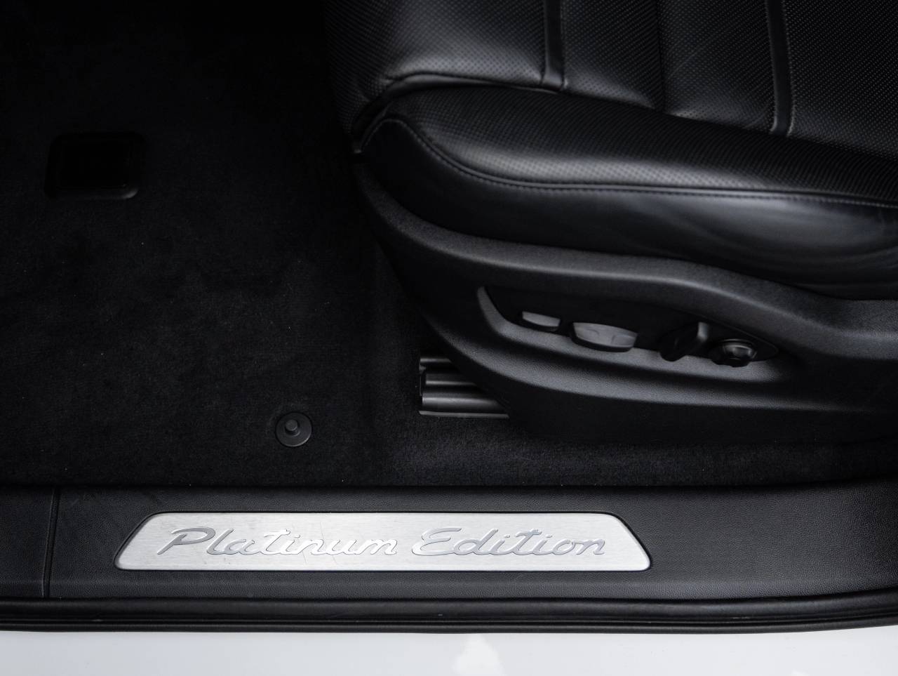 2023 Porsche Cayenne S Platinum Edition