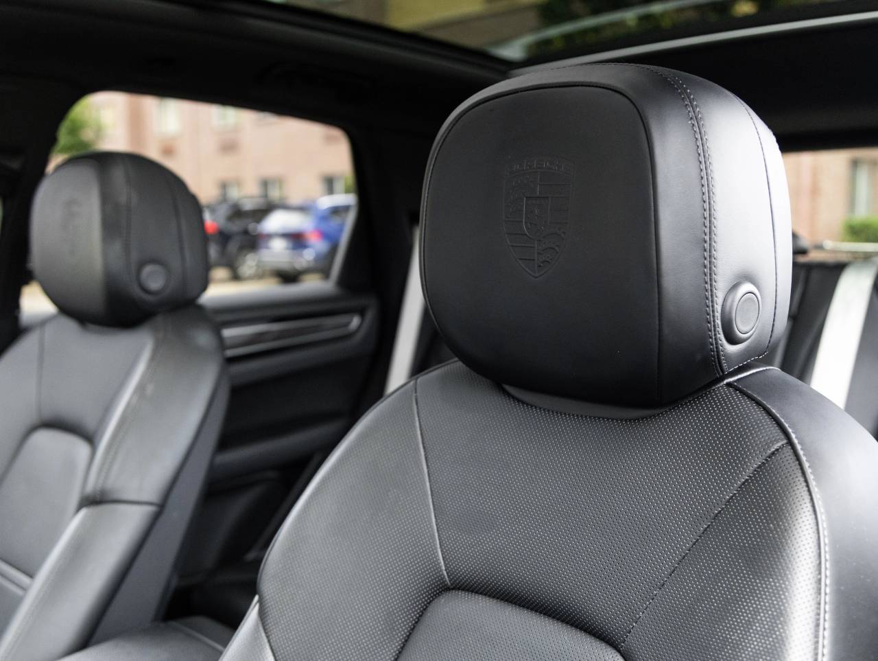 2023 Porsche Cayenne S Platinum Edition