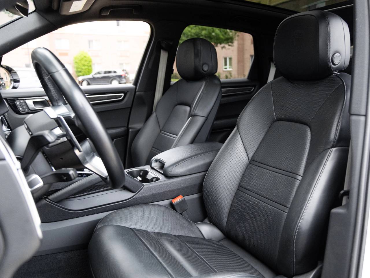 2023 Porsche Cayenne S Platinum Edition