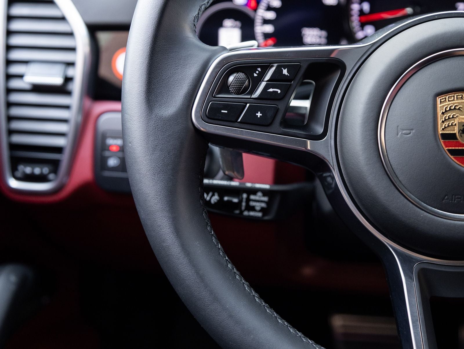 2023 Porsche Cayenne S Platinum Edition