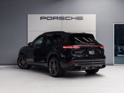 2023 Porsche Cayenne S Platinum Edition