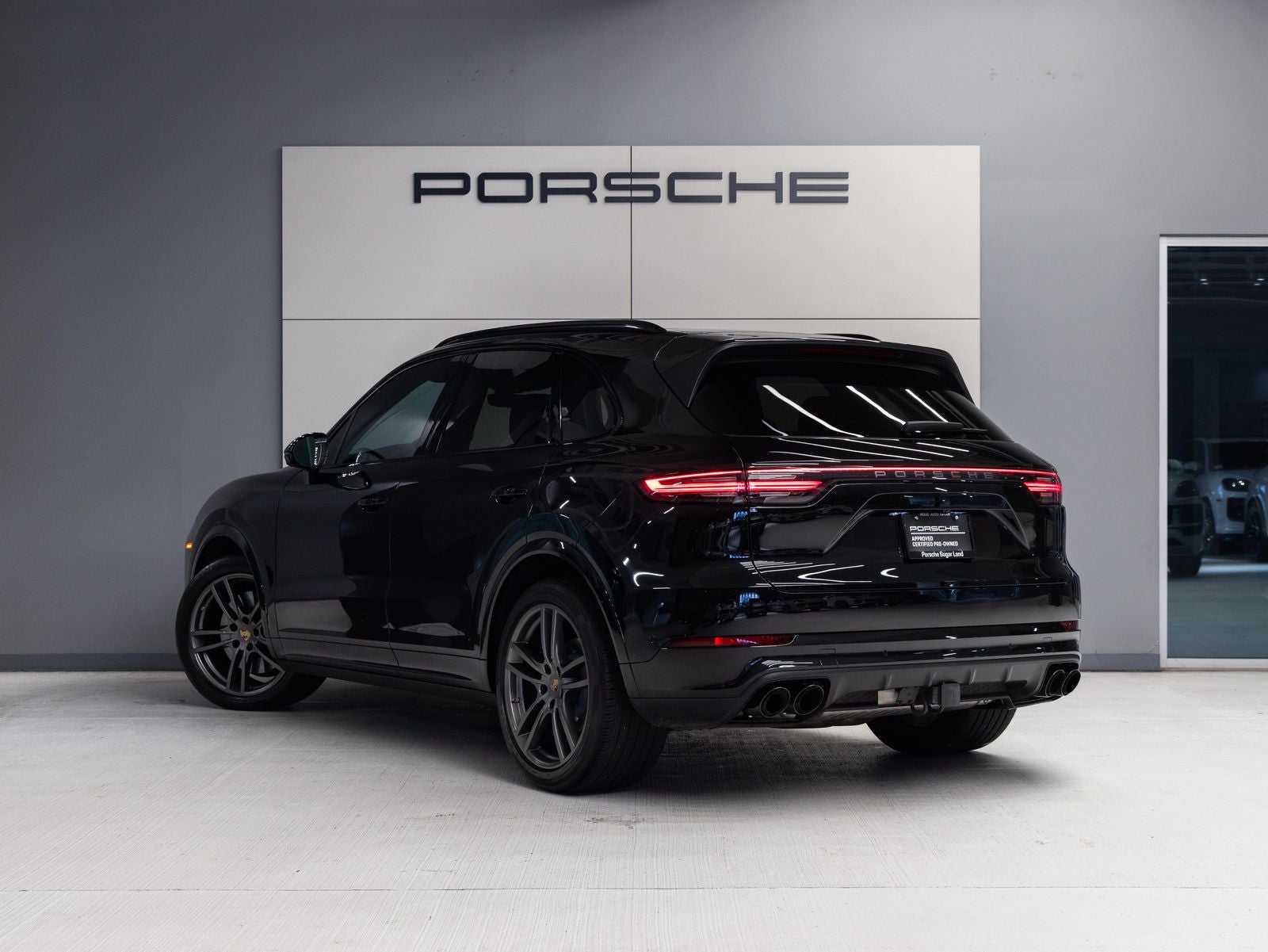 2023 Porsche Cayenne S Platinum Edition