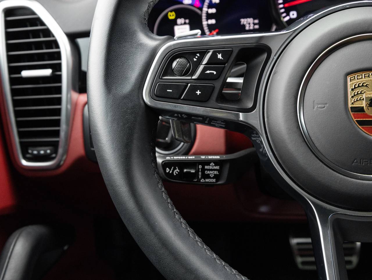2023 Porsche Cayenne S Platinum Edition