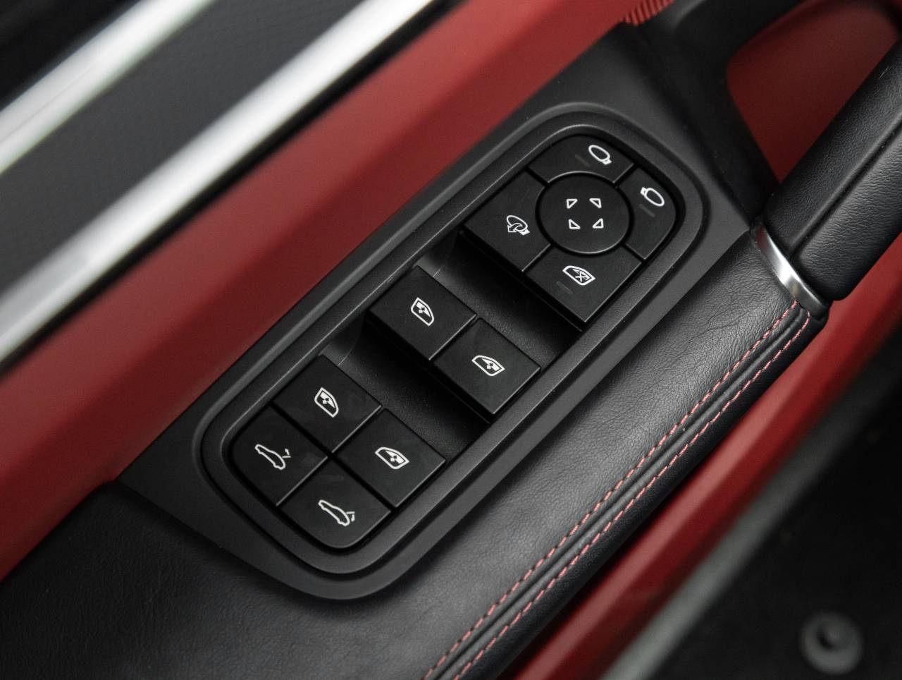 2023 Porsche Cayenne S Platinum Edition