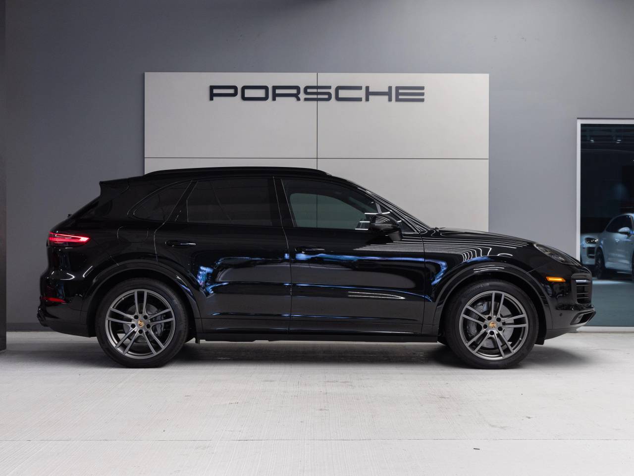 2023 Porsche Cayenne S Platinum Edition