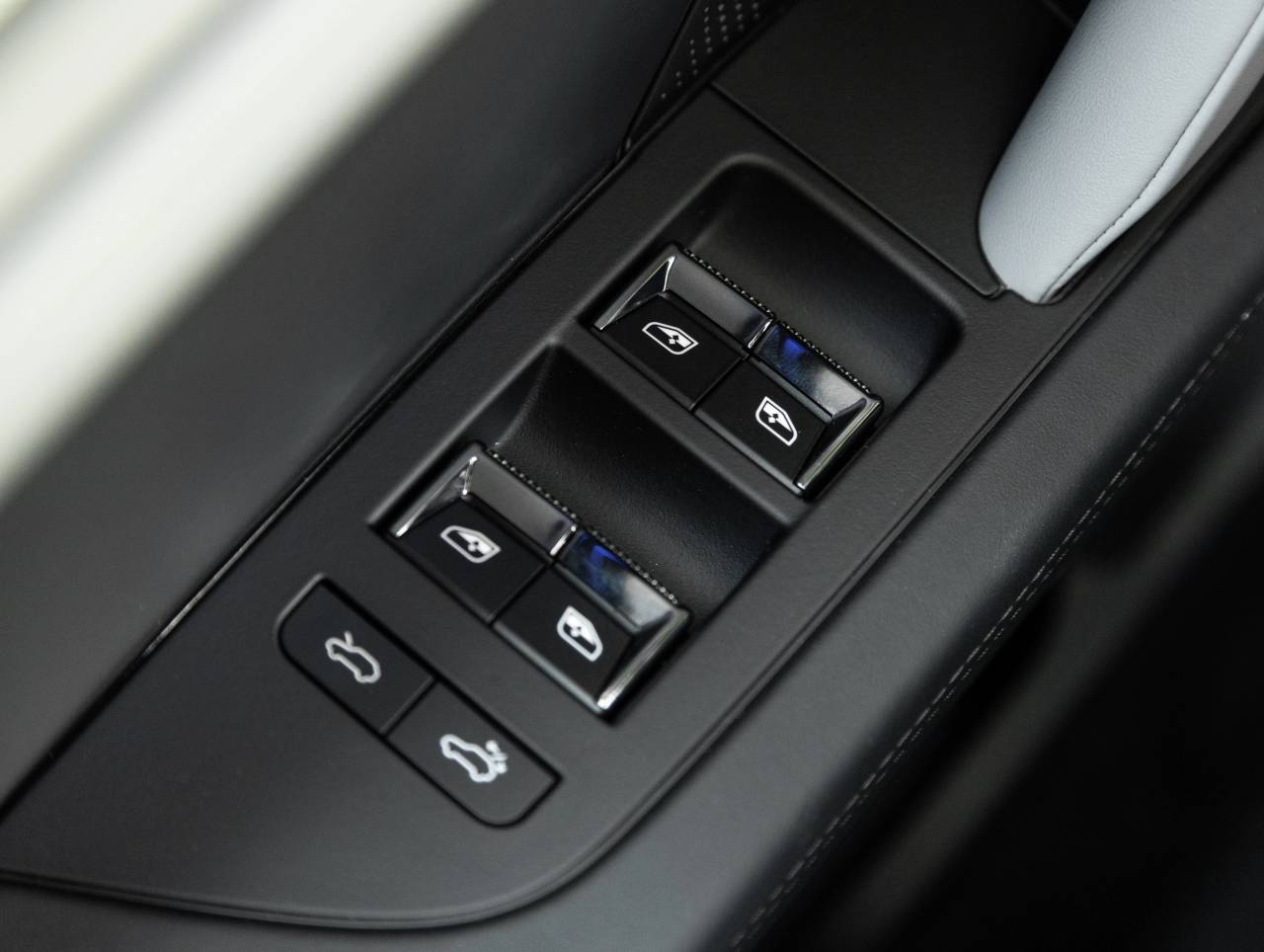 2026 Porsche Cayenne Cayenne S Electric