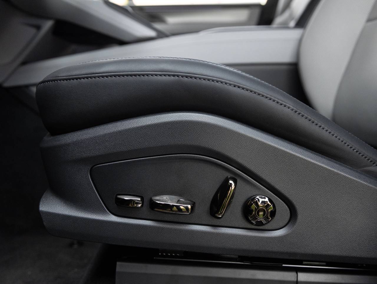 2026 Porsche Cayenne Cayenne S Electric