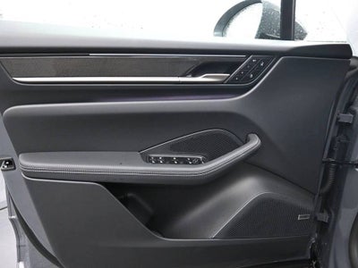 2025 Porsche Macan Turbo Electric