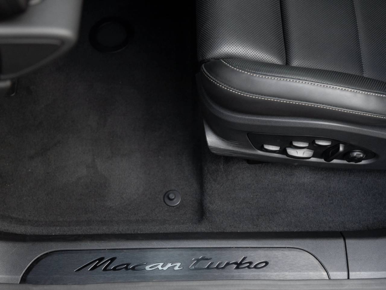 2024 Porsche Macan Macan Turbo