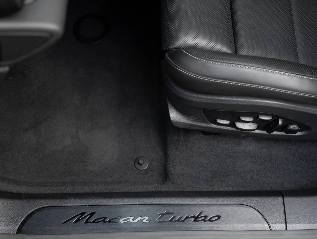 2024 Porsche Macan Macan Turbo
