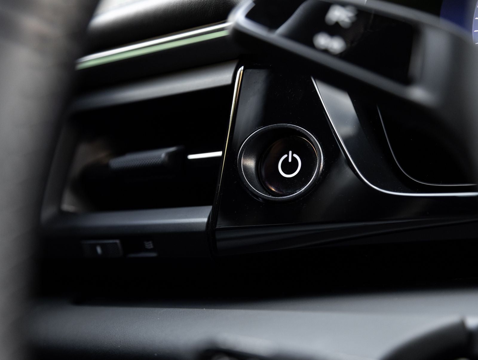 2025 Porsche Macan Macan Electric