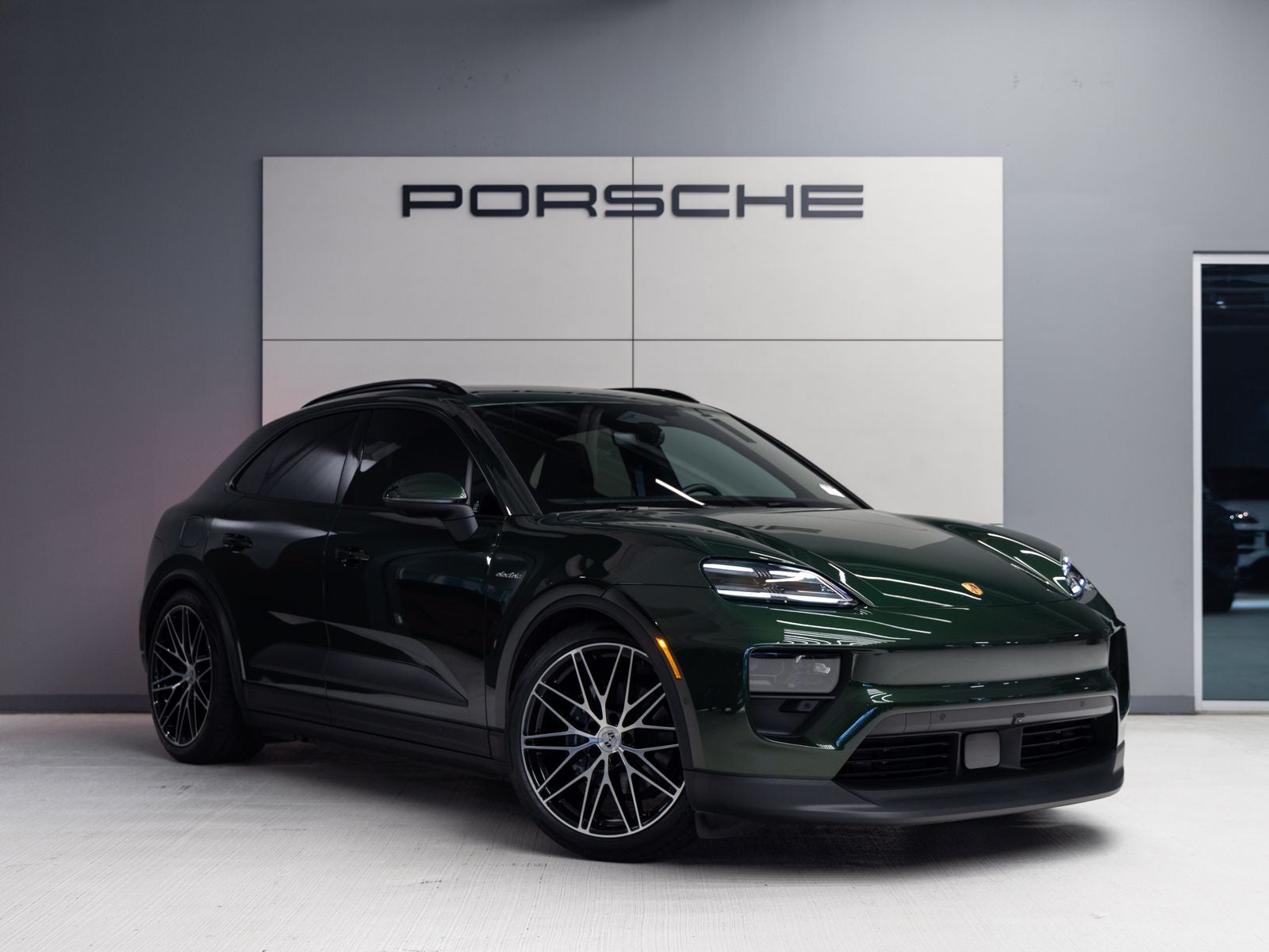 2025 Porsche Macan Macan Electric