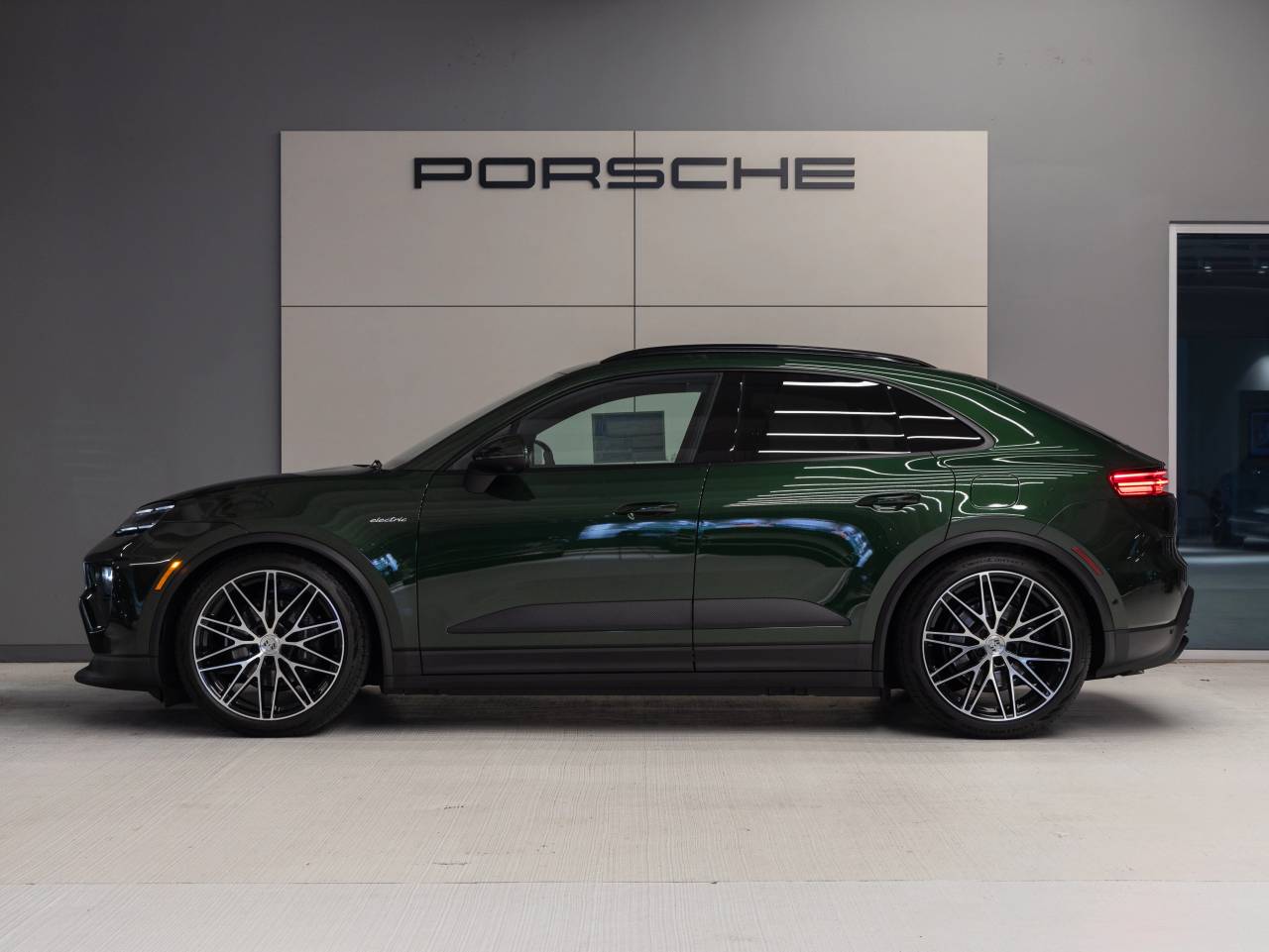 2025 Porsche Macan Macan Electric