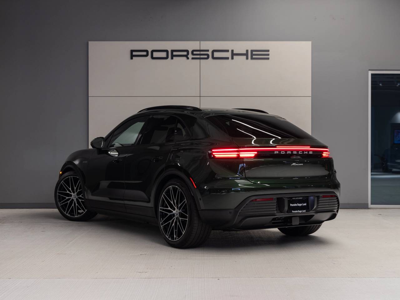 2025 Porsche Macan Macan Electric