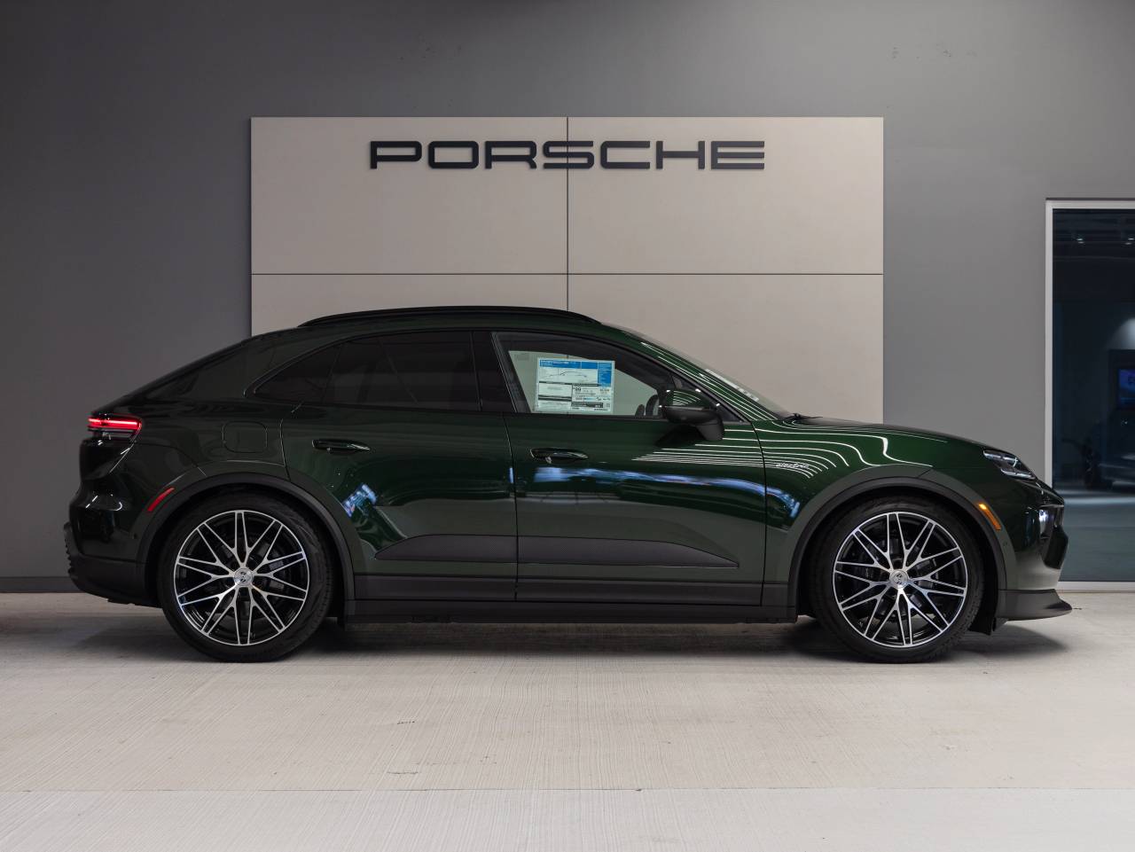 2025 Porsche Macan Macan Electric