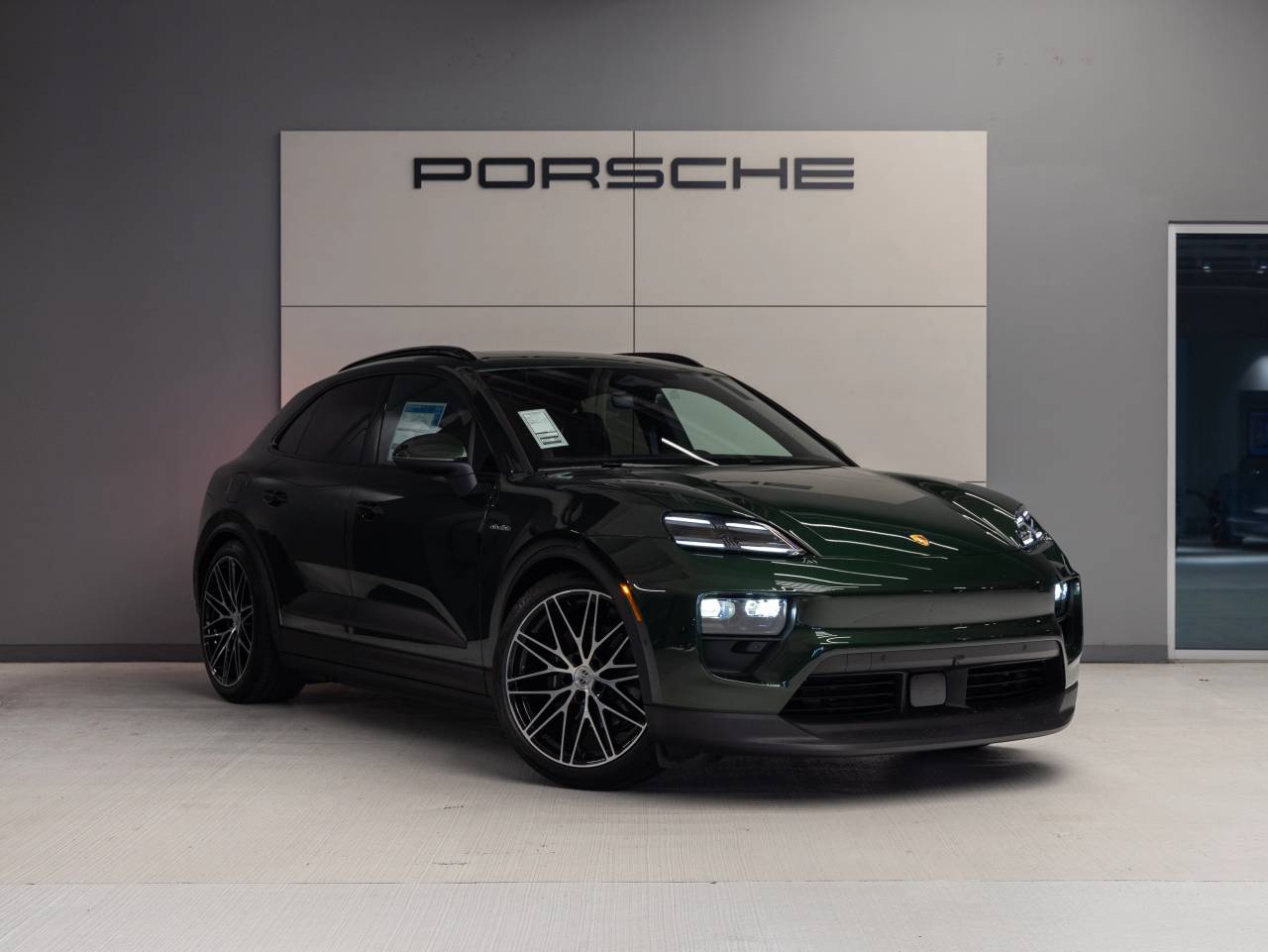 2025 Porsche Macan Macan Electric