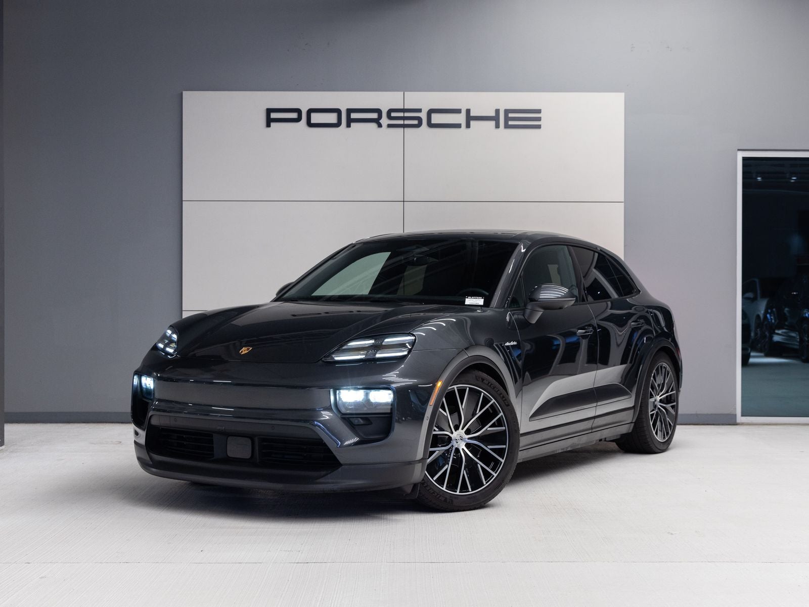 2025 Porsche Macan Electric