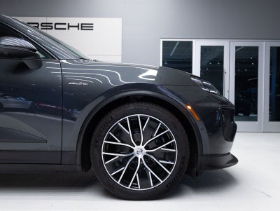 2025 Porsche Macan Electric