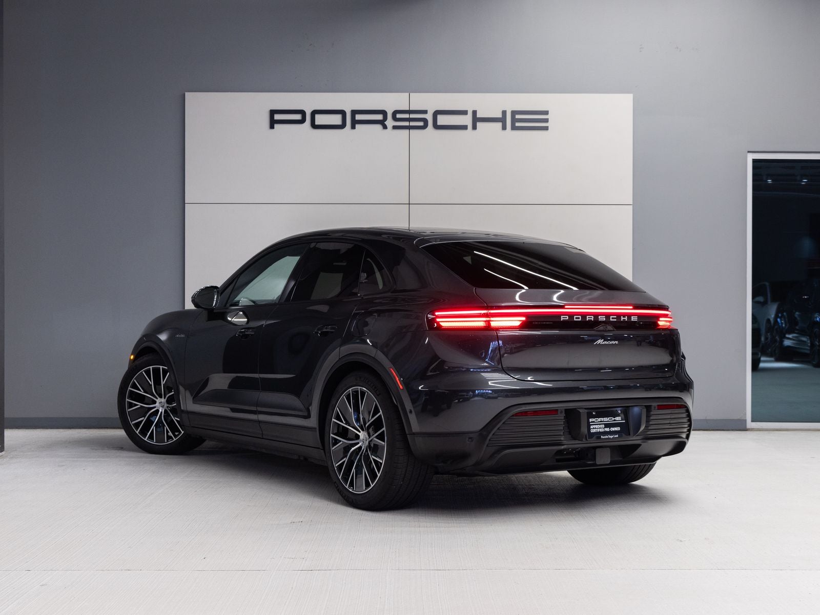 2025 Porsche Macan Electric