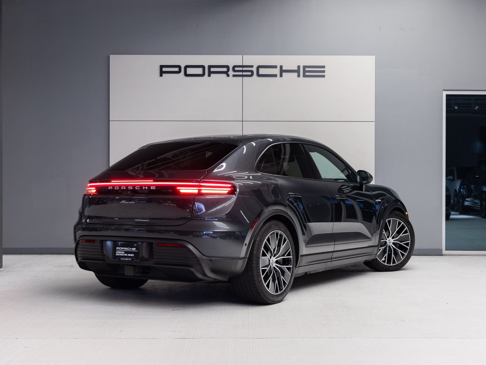 2025 Porsche Macan Electric