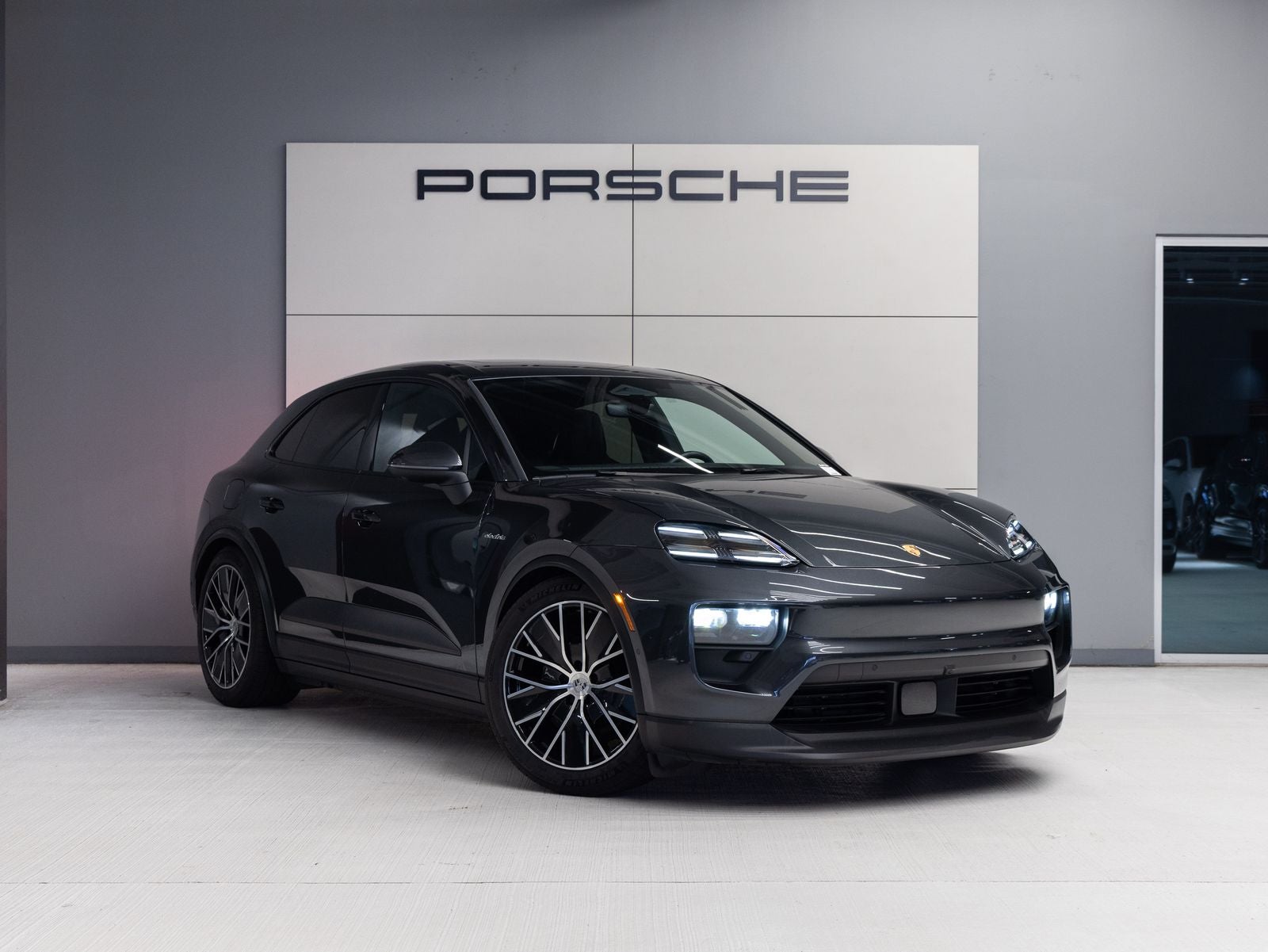 2025 Porsche Macan Electric