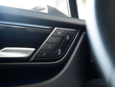 2025 Porsche Macan Electric
