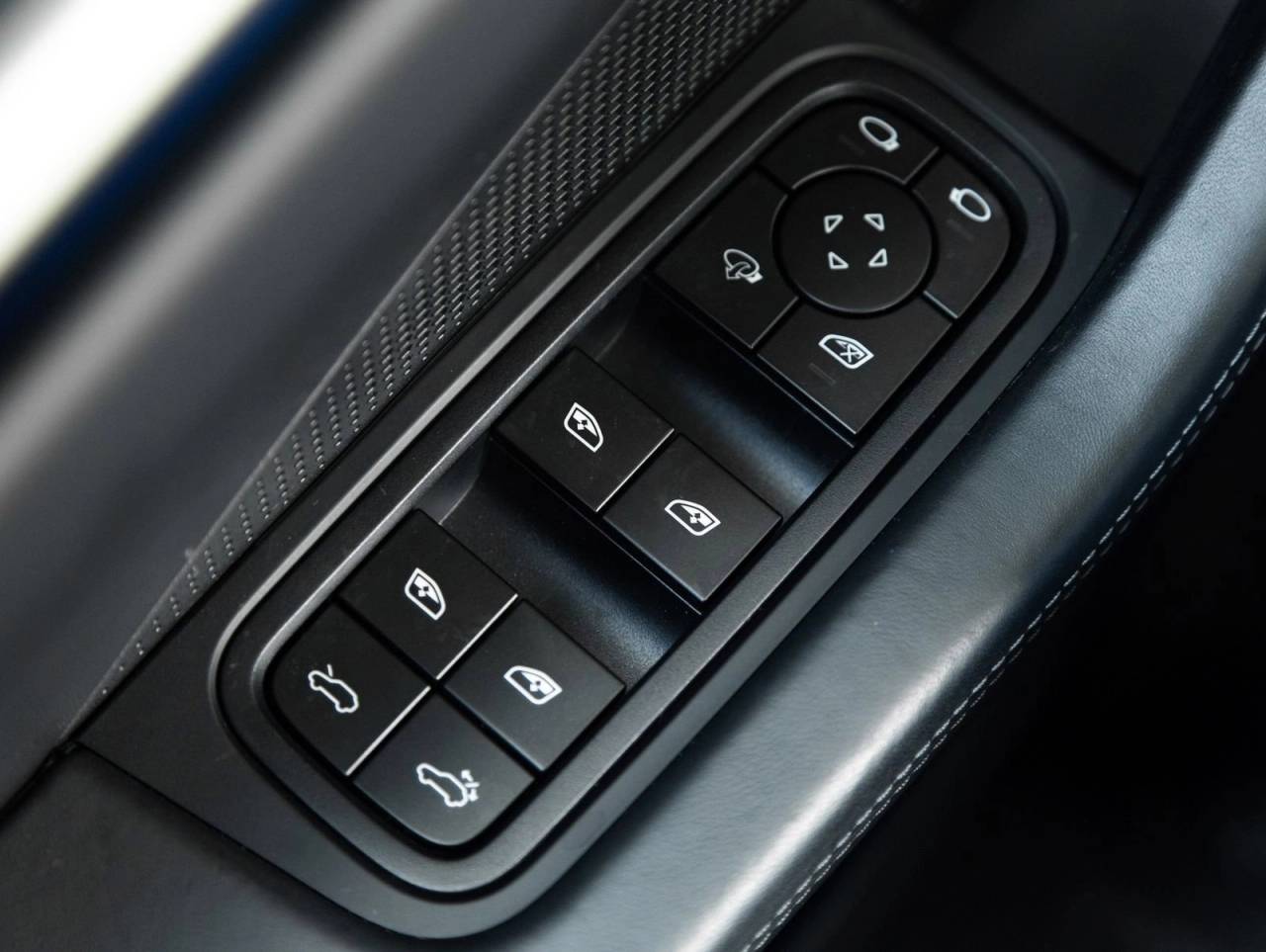 2025 Porsche Macan Electric