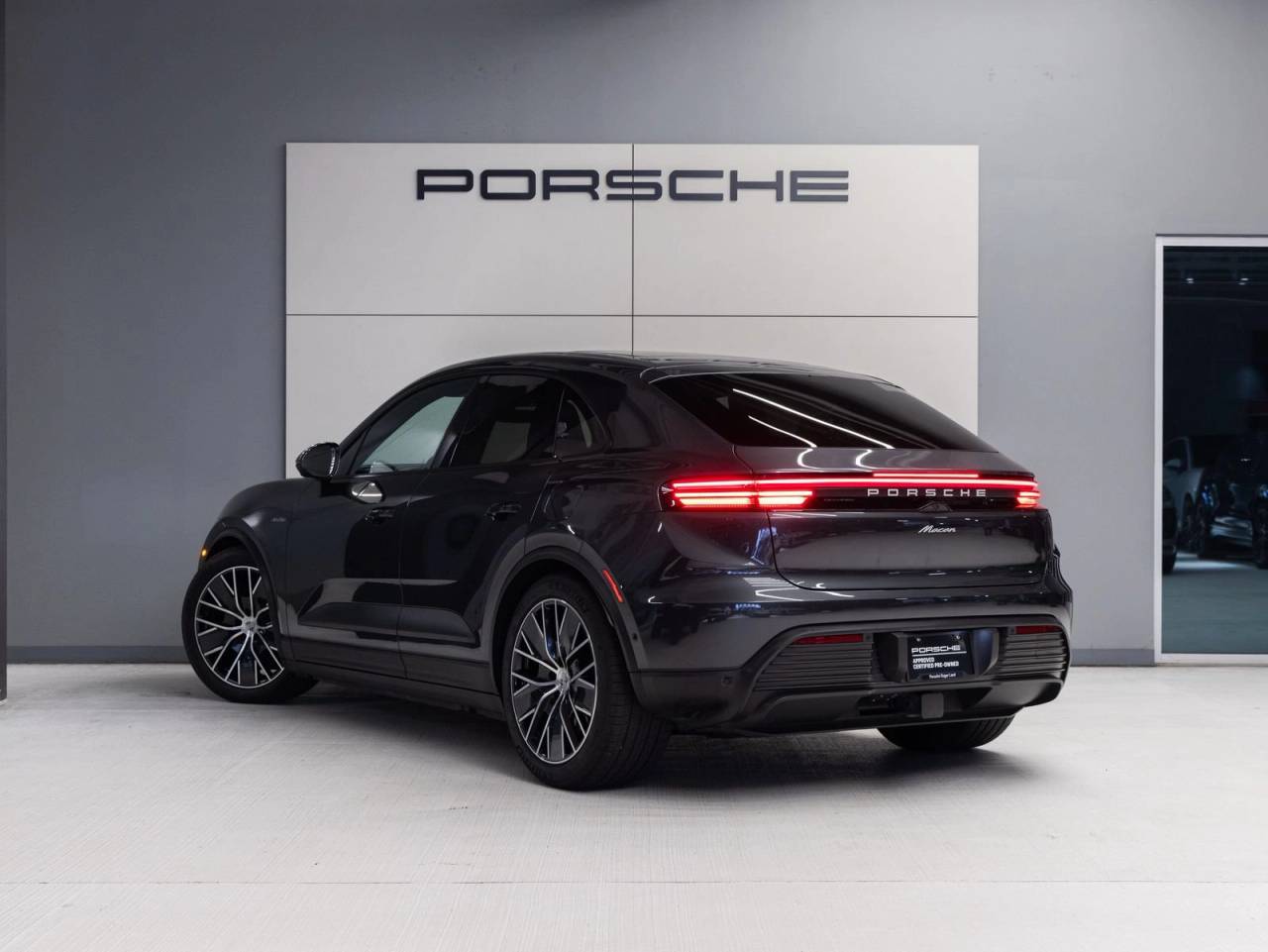 2025 Porsche Macan Electric