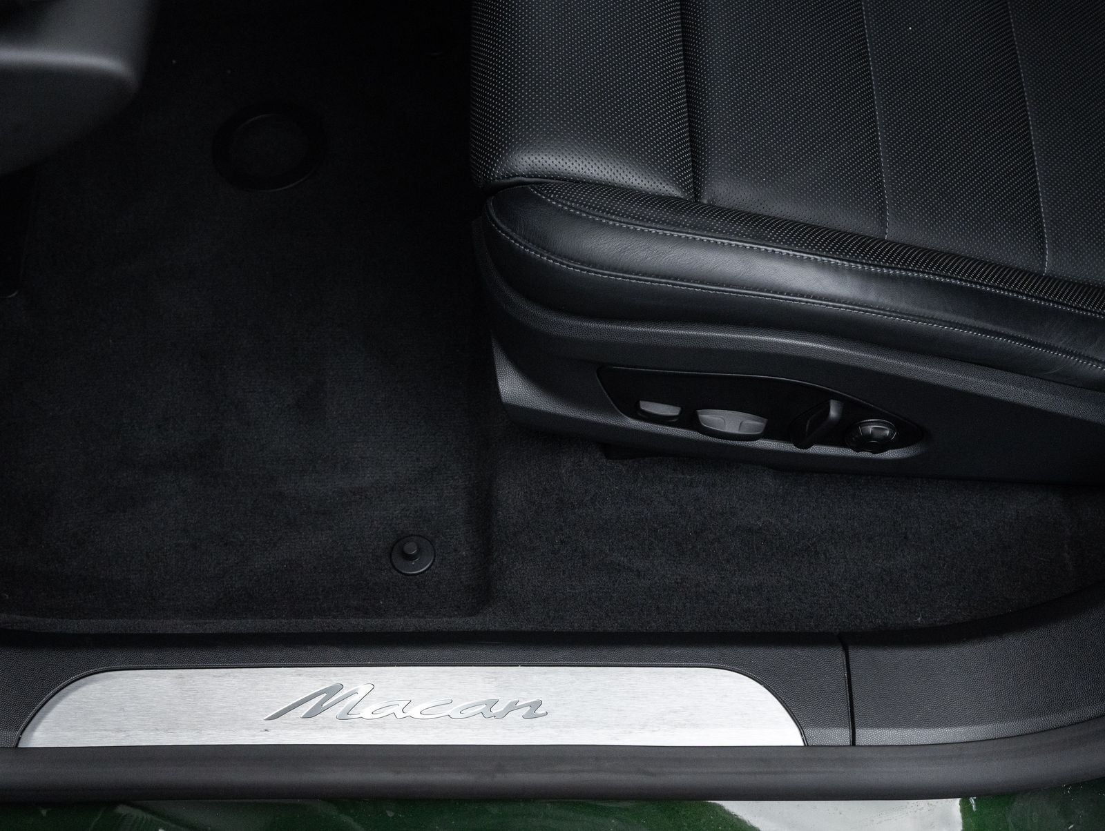 2025 Porsche Macan Electric