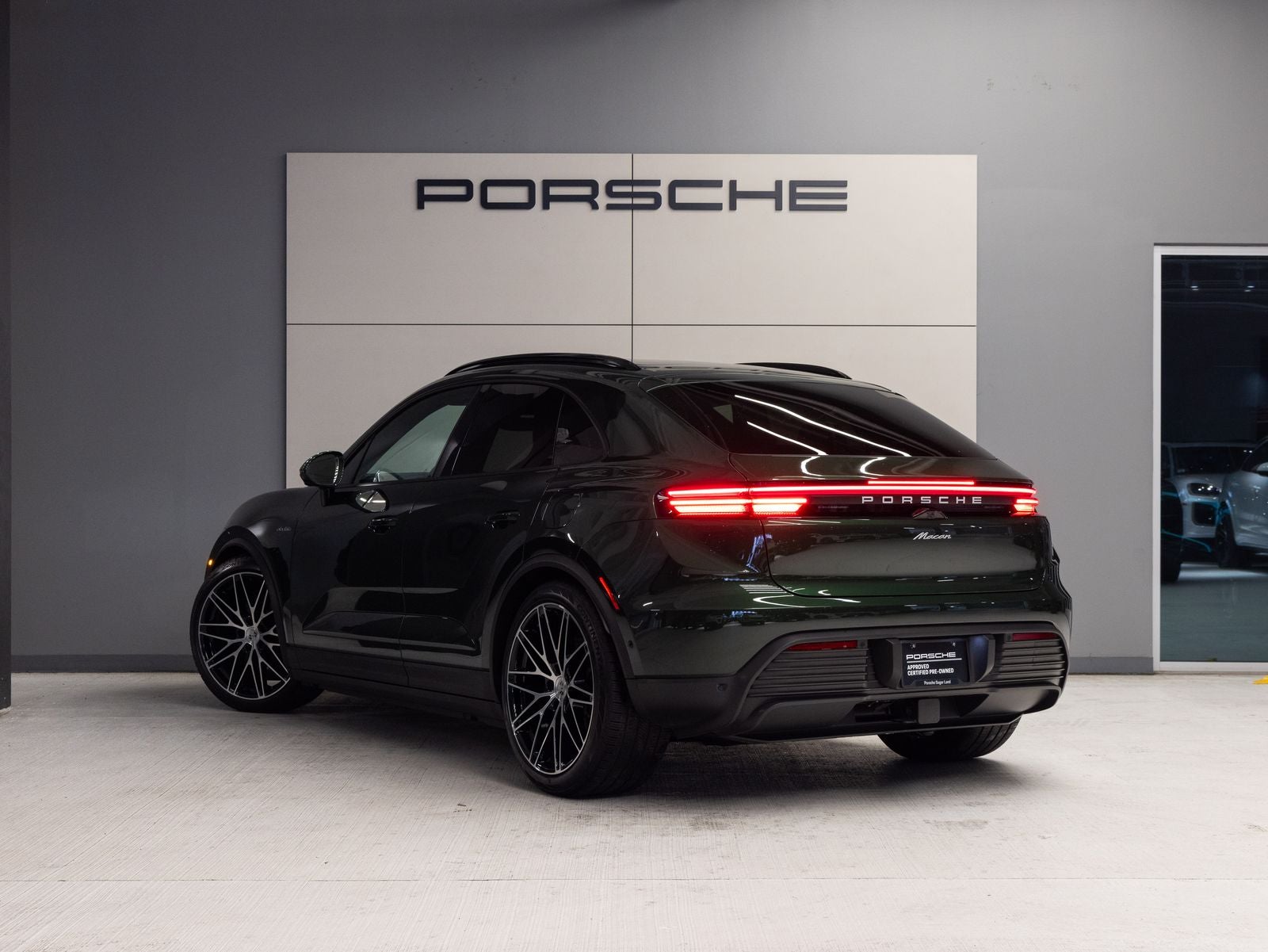2025 Porsche Macan Electric