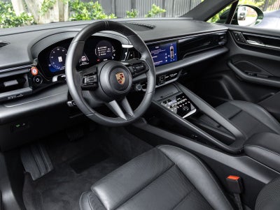 2025 Porsche Macan Electric