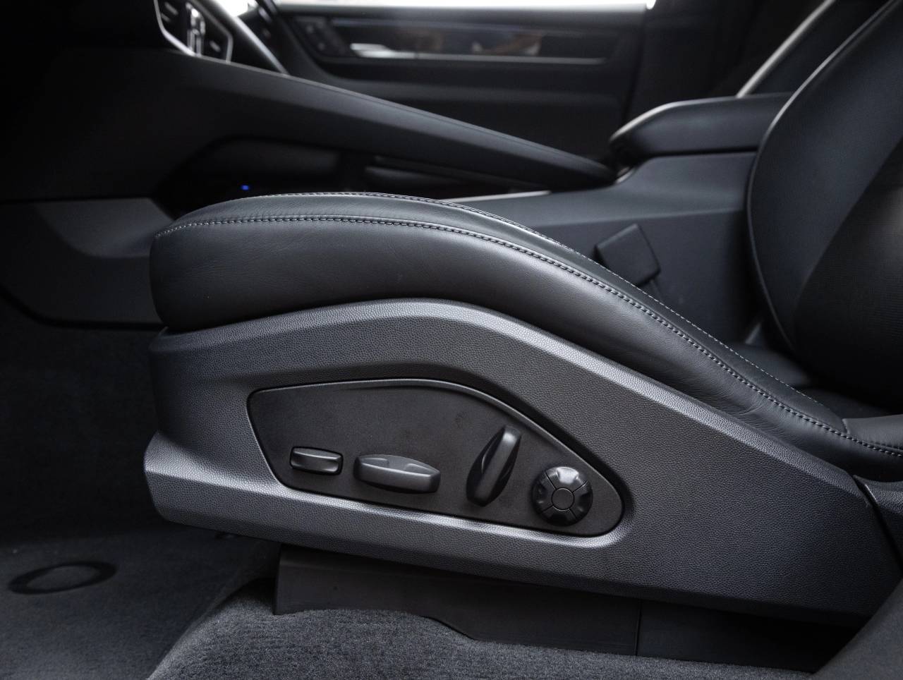 2025 Porsche Macan Electric