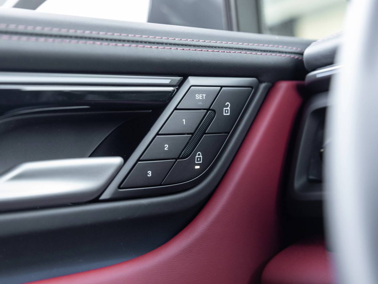 2025 Porsche Macan Macan Electric