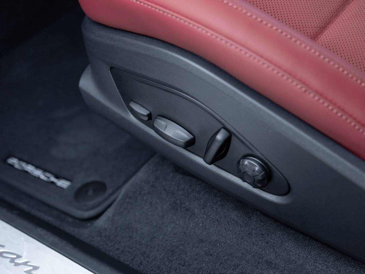 2025 Porsche Macan Macan Electric