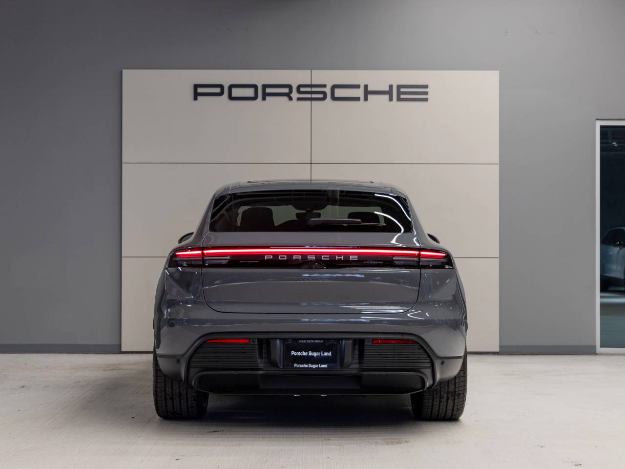 2025 Porsche Macan Macan Electric