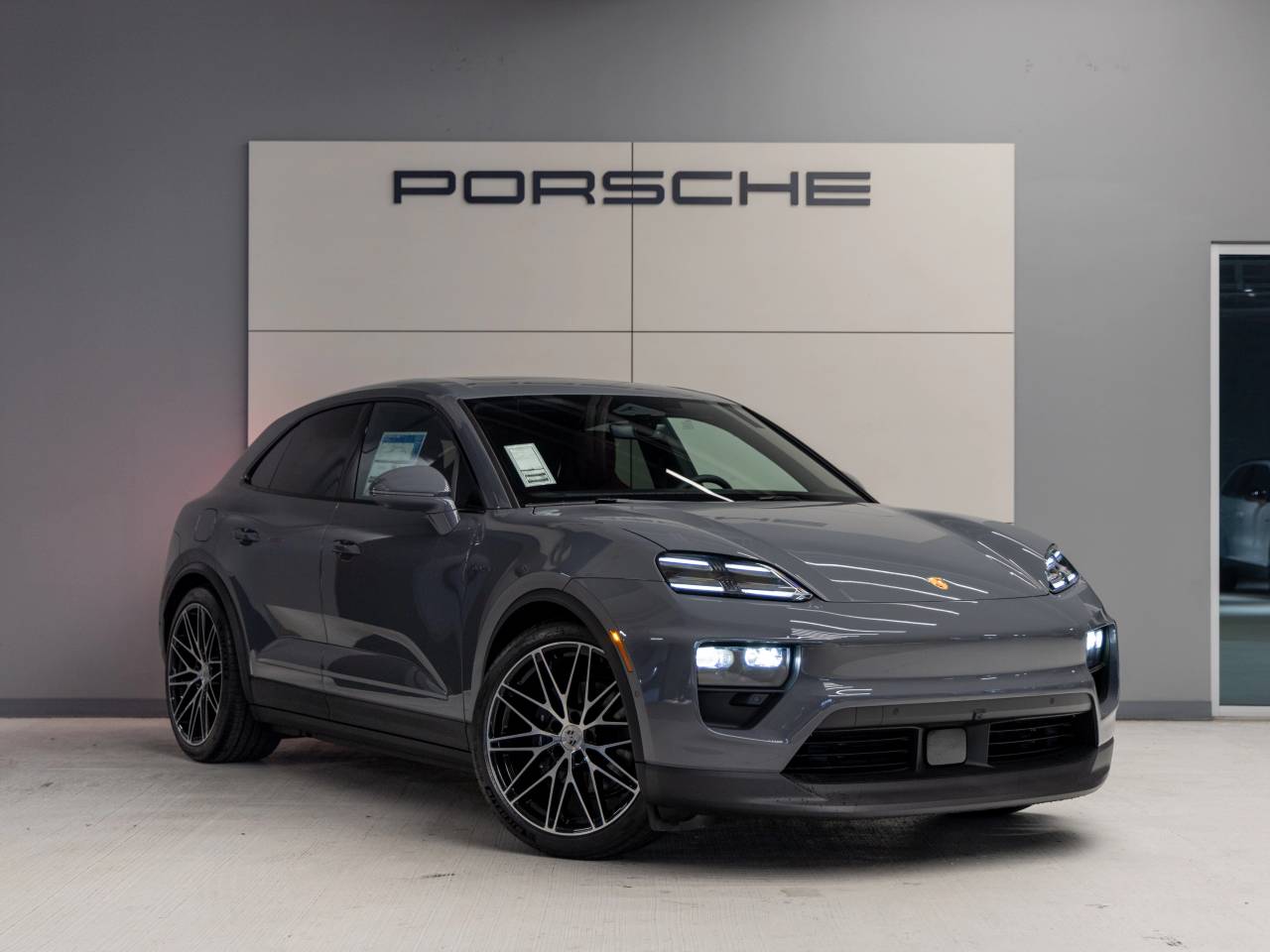 2025 Porsche Macan Macan Electric